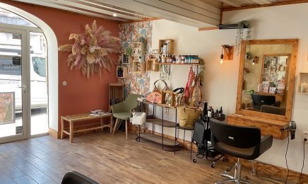 Addict tiffany coiffure  : Coiffeur à Arles