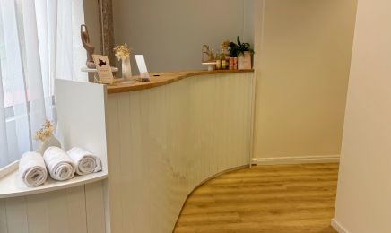Arona - Head Spa & Massages : Coiffeur à Lyon