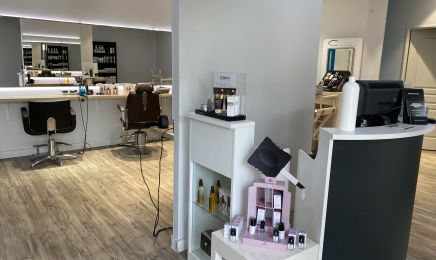 Wellness Coiffure Esthétique  : Manucure à Magnac-sur-Touvre