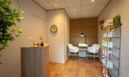 L'instant Perla ( réservé aux femmes ) : Manucure à Bois-le-Roi
