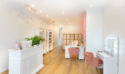 La Petite Beauté : Manucure à Granville