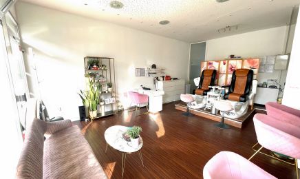 CT Nails: Nagelstudio in Unterschleißheim