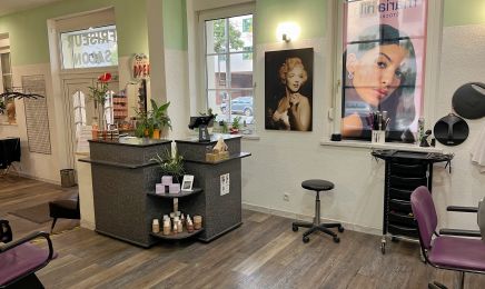 RockHaarBella: Nagelstudio in Halle (Saale)