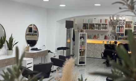 Lyna Beauty Cosmetic ( x Milli Nails 83)  : Coiffeur à Toulon