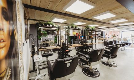 The Room : Coiffeur à Châteaurenard