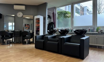Klaus Grüẞges Haarscharf: Barbershop in Dorsten