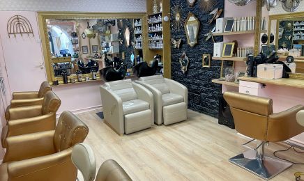 O miroir  : Coiffeur à La Rochelle