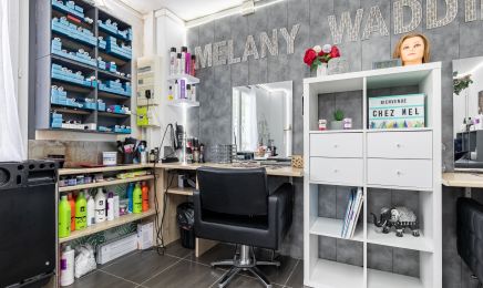 Melany Waddington coiffeuse coloriste et visagiste  : Barbier à Saint-Quentin-de-Baron