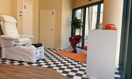Vinyl & Vernis : Coiffeur à Cannes