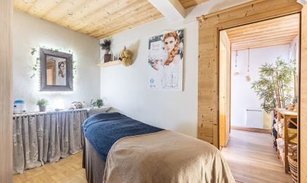 Ajna beaute : Institut de beauté à Combloux