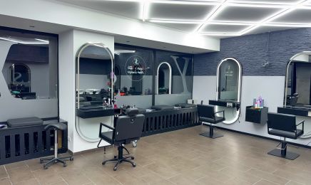Yasin's Style Hair Lounge: Kosmetikstudio in München