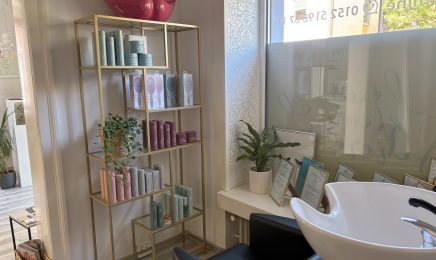 Salon Kleine Schere: Friseur in Steinen