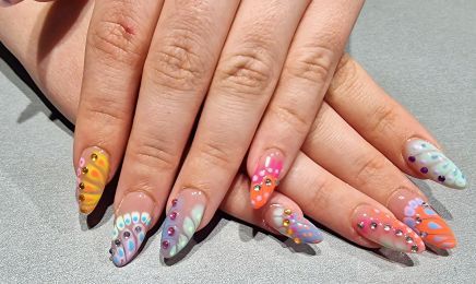 Douce heure des ongles : Manucure à Canéjan