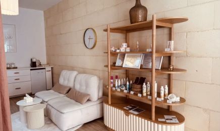 M Hair Head spa Hair style  : Coiffeur à Roussillon