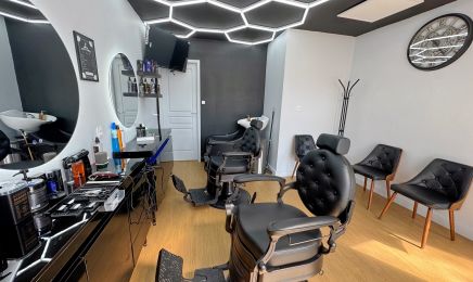 Junayd barber : Barbier à Sommières