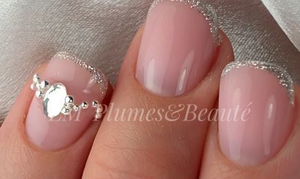 LM’ Plumes&Beauté : Manucure à Saint-Georges-Buttavent