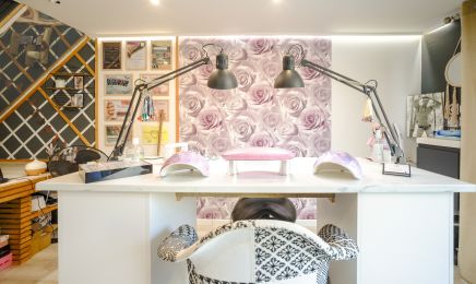 Lady's Nail & Cats Eyes : Institut de beauté à Savenès