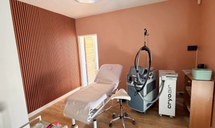 Maison Sandy : Institut de beauté à Sainte-Eulalie