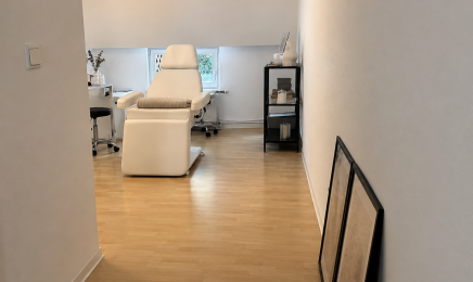 δerma (skin) MAKE-UP & BEAUTY: Kosmetikstudio in Essen