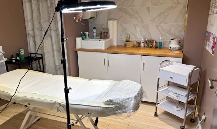 Débo's'Ongles : Institut de beauté à Saint-Romain-de-Jalionas
