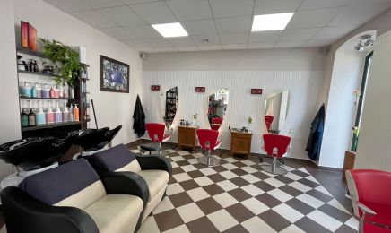 On Hair & Red Lips: Friseur in Chemnitz