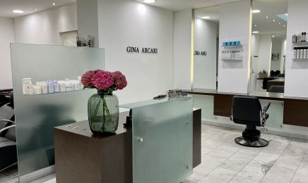 GINA ARCARI HAIRSTYLIST: Friseur in Düsseldorf