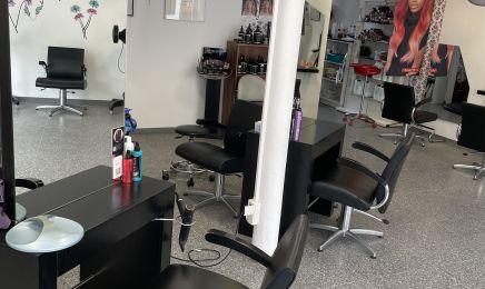 Salon Martina: Barbershop in Brakel