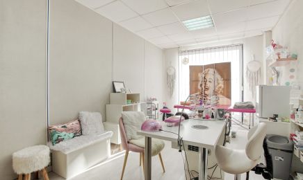 Le petit coin des Ongles  : Coiffeur à Aubagne