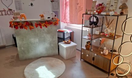 Kalizé Création (Ongle, cils, massage et strass dentaire) : Manucure à Saint-Sornin
