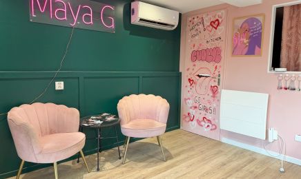 Maya G. Villars  : Manucure à Villars