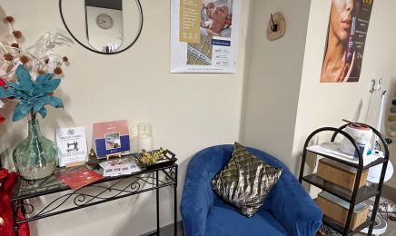 Marie Esthetik  : Coiffeur à Bonneval
