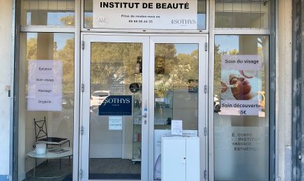 AM Beauty Institut De Beauté : Manucure à Hyères