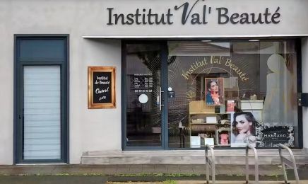 Institut Val' Beauté  : Manucure à Niort