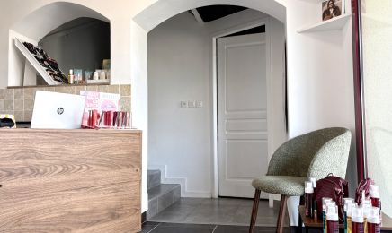 Yvalice | Salon de Beauté  : Manucure à Remouillé