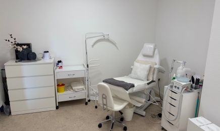 Mira Kosmetik: Nagelstudio in Siegburg