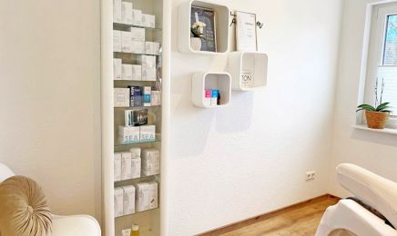 Saras Kosmetikstudio: Kosmetikstudio in Kehl