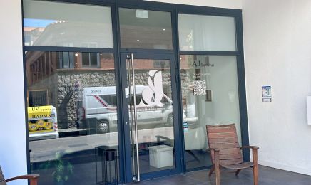 AJ Institut  - Centre de bronzage, hammam, ongles, cils et sourcils : Manucure à Perpignan