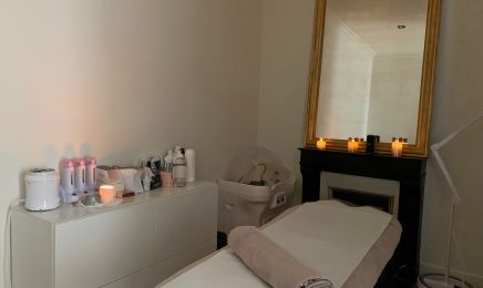 Éveil des sens 15: Institut de beauté/Massage/Head Spa/Parking gratuit : Institut de beauté à Aurillac