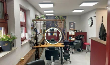 Ladymsi Waxing & Hairstyling: Kosmetikstudio in Stuttgart