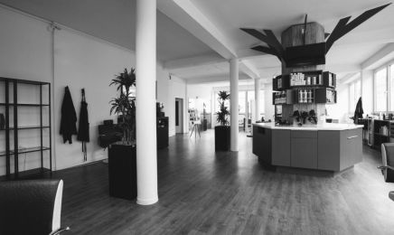 Friseur UNIKAT - Salon Darmstadt - Spezialist für Blondtöne und Haarverdichtung: Friseur in Darmstadt
