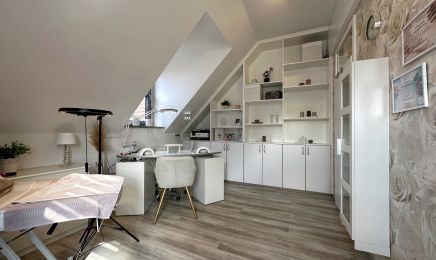 JK Nails: Tattoo-Künstler in Weisendorf