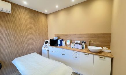 Art Esthétique - Épilation par électrolyse - Soin de la peau à la ménopause : Institut de beauté à Montchanin