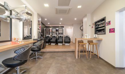 Maison De Beauté J.F.C - Coiffure & Esthétique : Institut de beauté à Thaon-les-Vosges