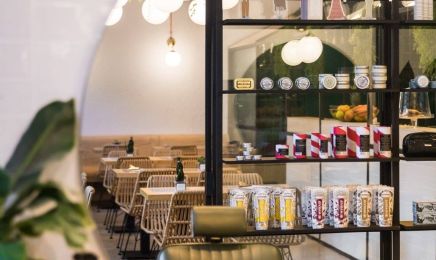 One Love Café : Coiffeur à Nice
