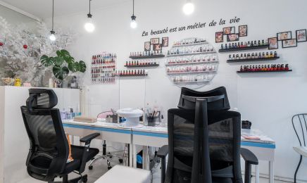 Yine Nail : Manucure à Paris