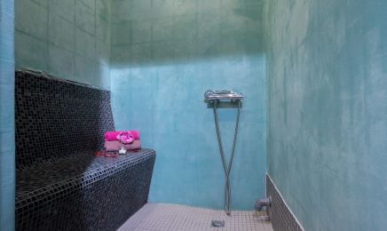 Ambiance beauté : Manucure à Saint-Cyprien