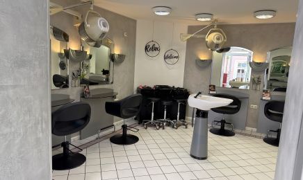 Astrina - Hair & More: Friseur in Passau
