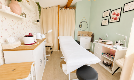 Loïne Beauté : Manucure à Gardanne