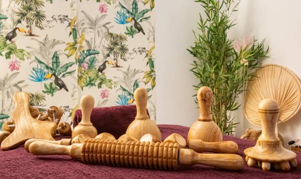 Maison de la beaute by Charnie