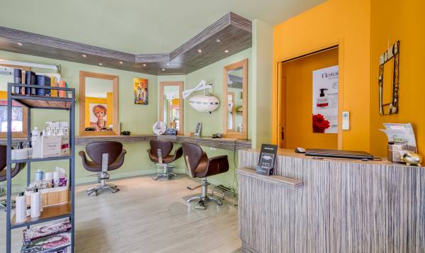 Au Petit Salon Saint Medard En Jalles Coiffeur Bordeaux Metropole 33160 Saint Medard En Jalles Gironde Au Petit Salon La Cave De Gajac